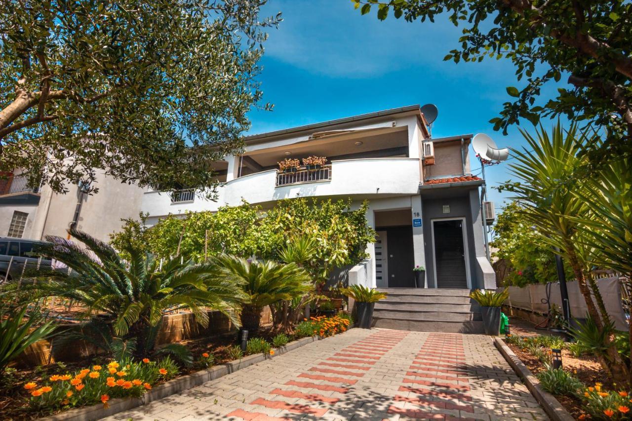 Apartman Marta ซาดาร์ ภายนอก รูปภาพ
